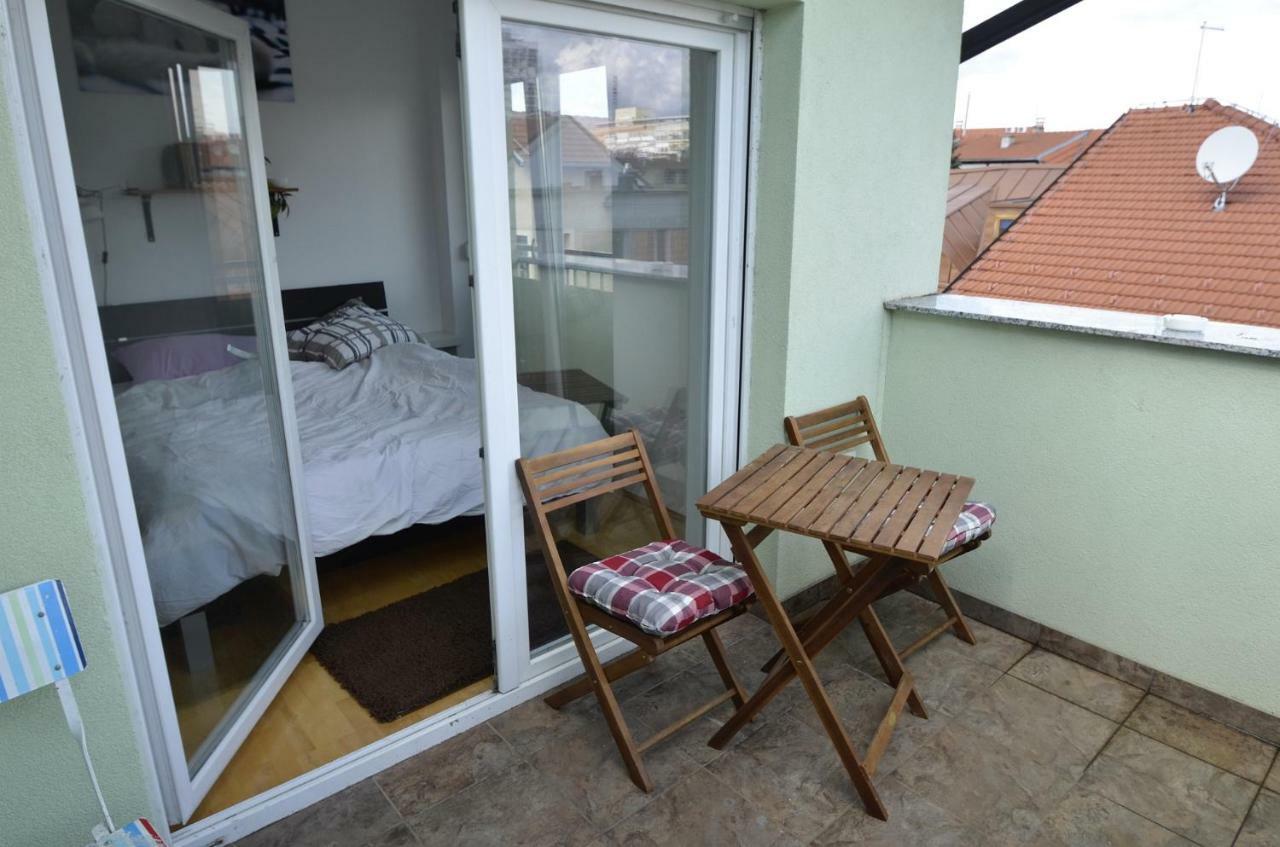 Simpa Stan U Potkrovlju Zagreb Exteriör bild